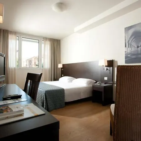 Quality Delfino Venezia 4*